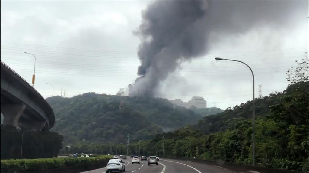 南亞林口廠火災! 塑膠膜燒12小時 下風處注意!
