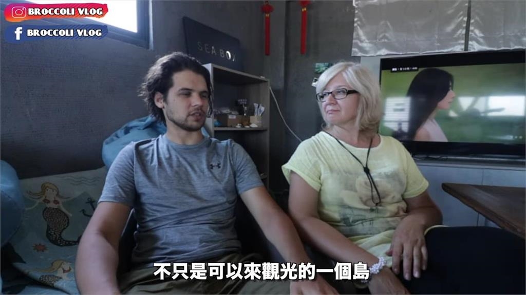 半百人生初體驗騎機車!綠島旅遊愛上追風快感 俄羅斯媽媽嗨喊:超級喜歡