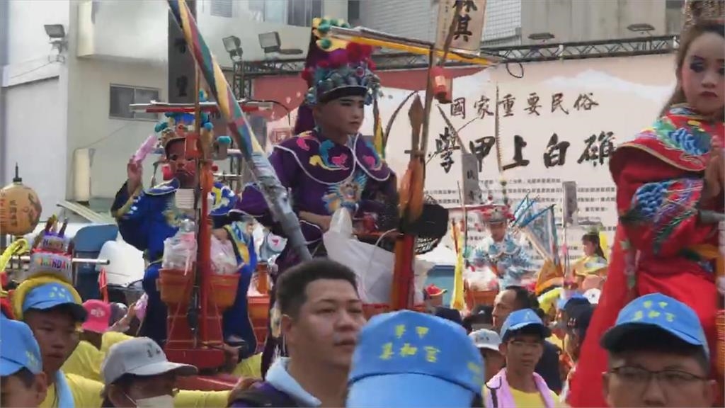 國家重要民俗「學甲上白礁」登場　全台唯一人力扛抬蜈蚣陣風光出陣