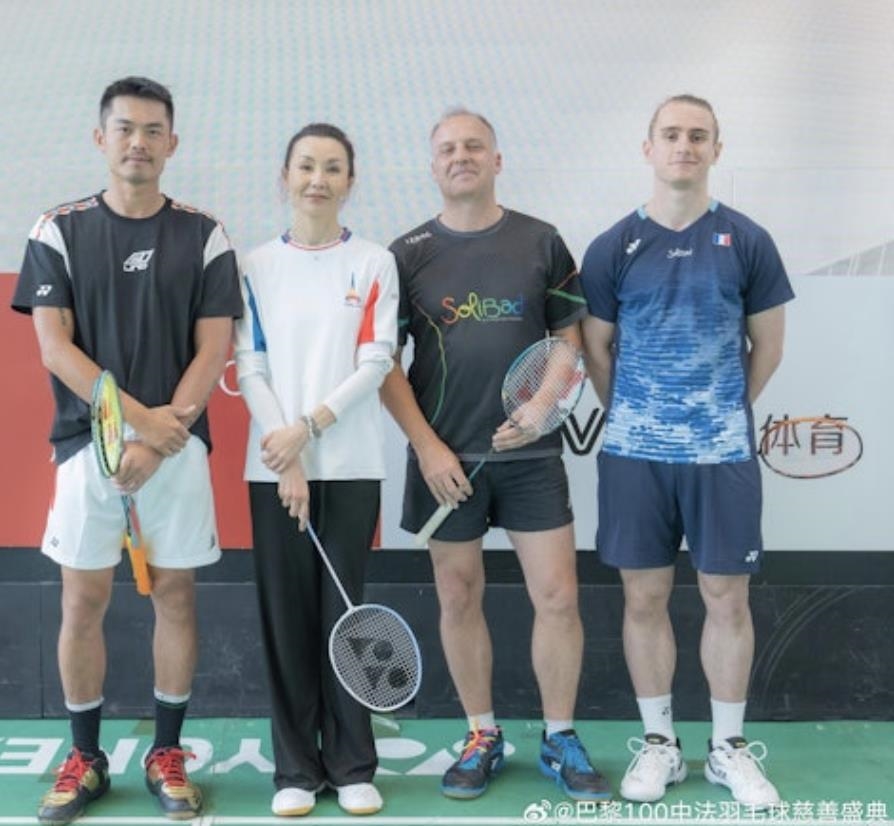 59歲張曼玉「尬上羽球大咖」巴黎被拍!對比「20年前舊照」網驚歲月魔力