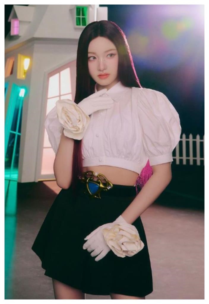 「小Lisa」曾發福被嗆不配當偶像?她瘦一圈、撥開瀏海「極致美貌」曝