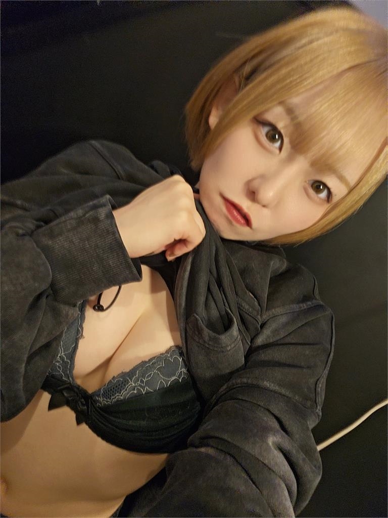 快活不下去!24歲日女星傳「收入危機」控經紀公司抽50%:買不起新電視