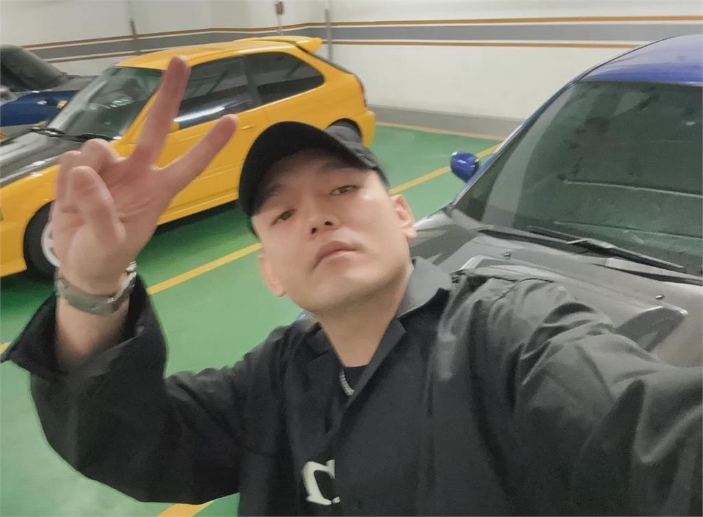 大學生等紅燈「巧遇玖壹壹春風」激動喊出聲！本尊讀唇語笑喊：我心領了