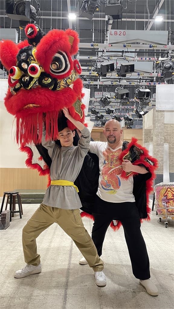 王瞳、曾子益8點檔初體驗練舞獅！勞動節解鎖新技能