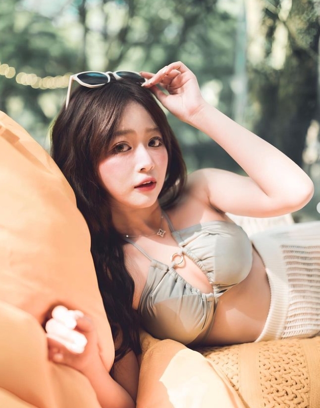 台灣「麥當勞女神」正翻外媒!緊身襯衫「透出bra」網看傻:又長大了