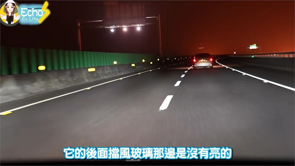 開箱!特斯拉Model 3煥新版試駕秘密 正妹喊:「這部分」遙遙領先