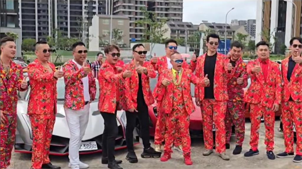 竹北吊車大王「桃園8億車聚」超壯觀!40輛超跑助陣「東北大花」辣妹熱舞