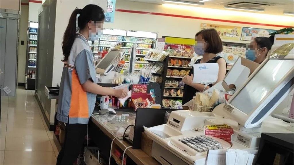 阿嬤去超商結帳「被叫鳥」愣了！店員笑「故意的」真相曝光：上班的樂趣