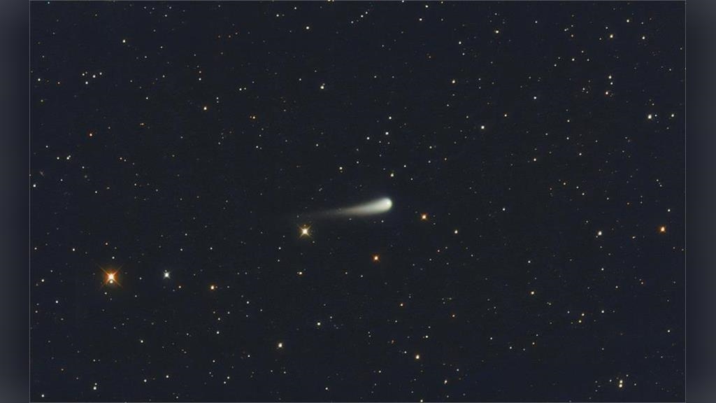 賽亞人現蹤台灣？北部夜空驚見「神秘黃綠色彗星」多人目擊：超亮