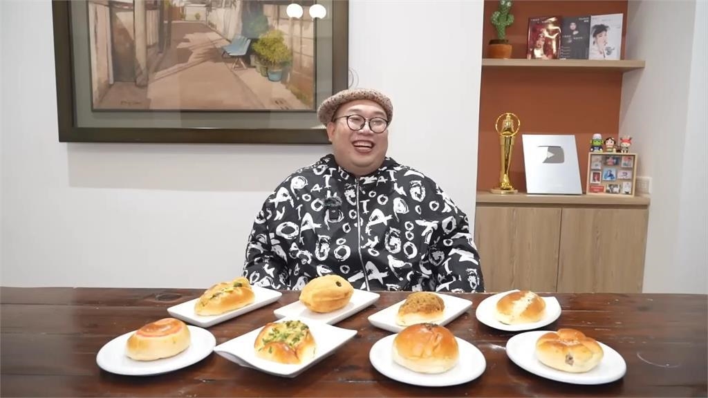 麵包也有台式口味？泰國娘娘試吃多款麵包　指這款因1物「最有台灣味」