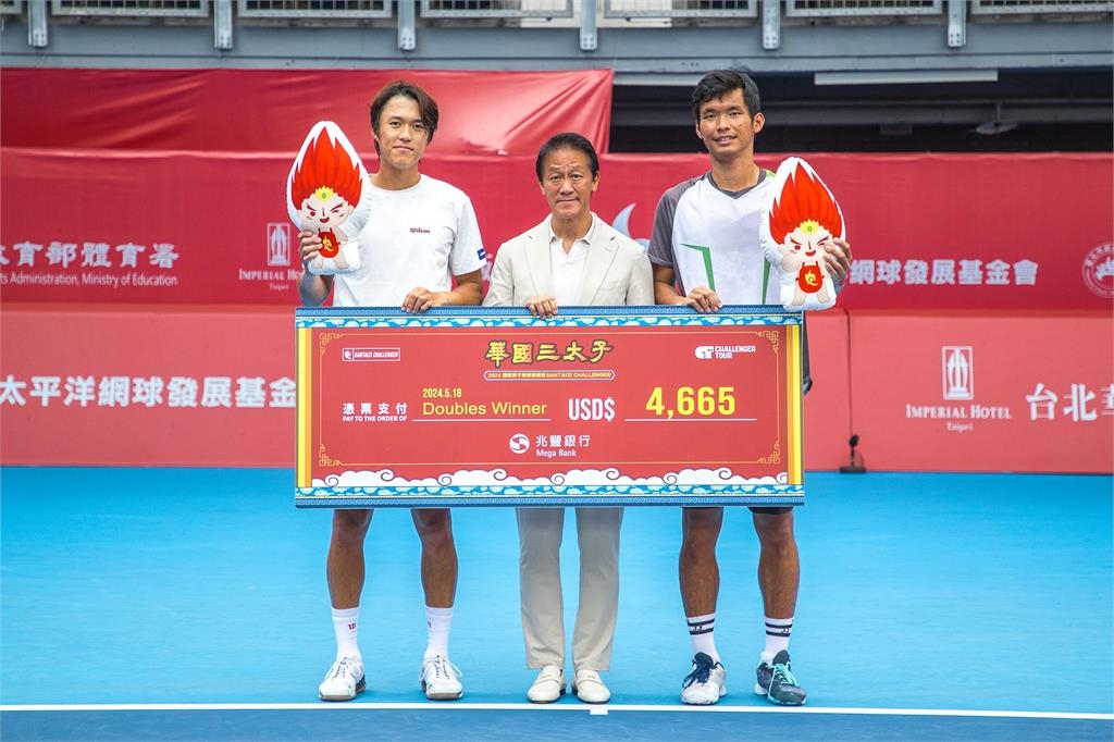 「胖鵬配」後首位台將！華國三太子國際男網挑戰賽何承叡雙打奪冠