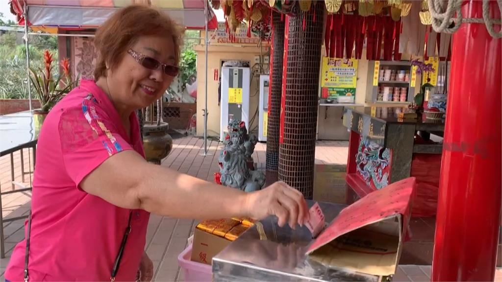 土地公請吃泡麵爆人潮! 「信徒日嗑800碗」福榕宮:快被吃垮