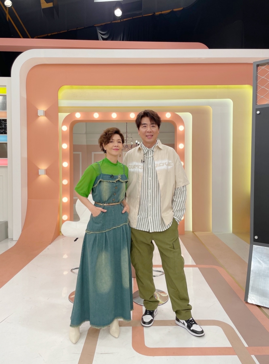 《姊妹亮起來》黃馨慧收到老公情人節玫瑰花  竟然是自家餐廳剩下的！