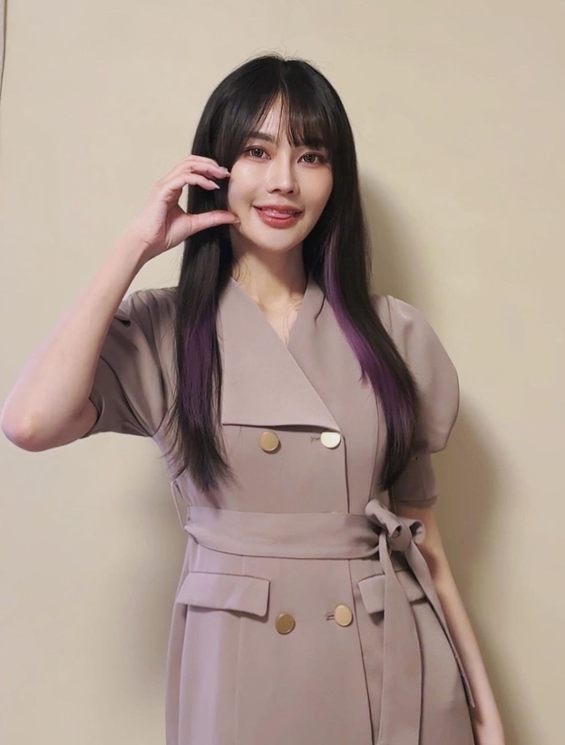賴品妤「夢幻比基尼」太頂!上班服全脫洩「真實身材」網暈:羨慕曾玟學