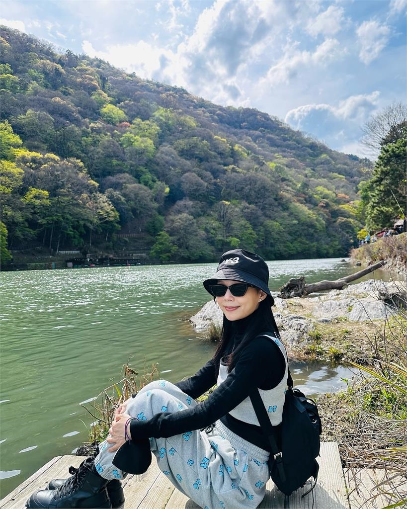 河邊素顏阿姨「無人發現」竟是孫淑媚!43歲真實落差…王彩樺嚇壞:哪兒