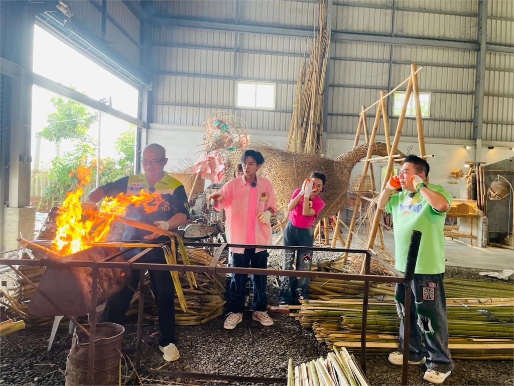 楊繡惠甜蜜閃婚嫁猛男青農!被帥氣公主抱超high直呼開心