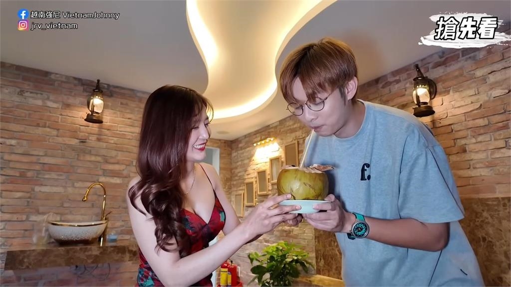 體驗越式按摩被親牽進房羞喊「雙手罪過」 他環抱辣妹小蠻腰:揉死我吧