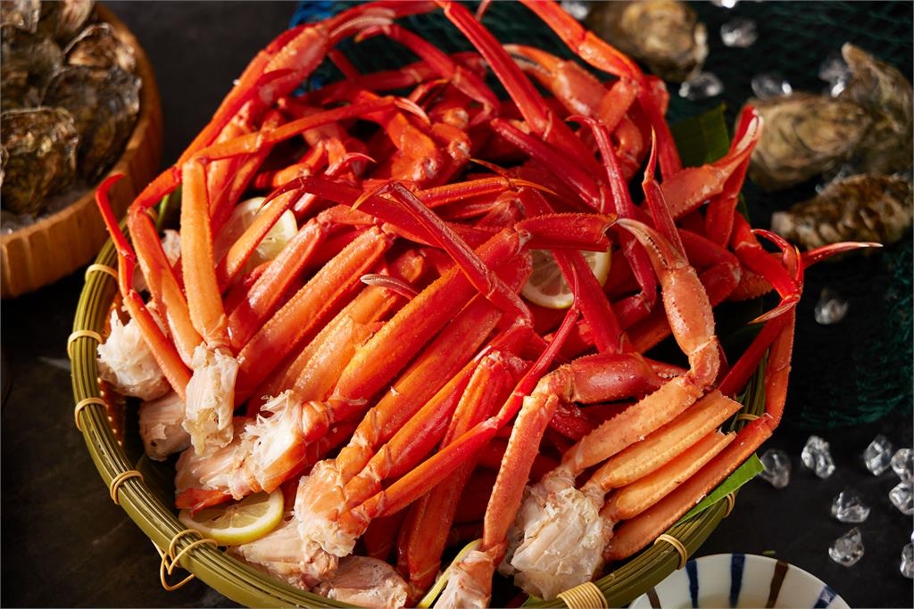 松葉蟹吃到飽!台北喜來登推「澎湖海鮮季」 加碼芒果季甜點