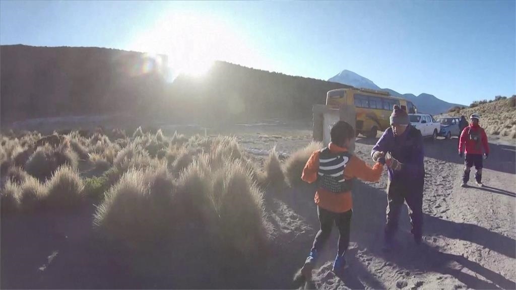 南美洲玻利維亞薩哈馬火山路跑賽　吸引全球百位越野好手挑戰
