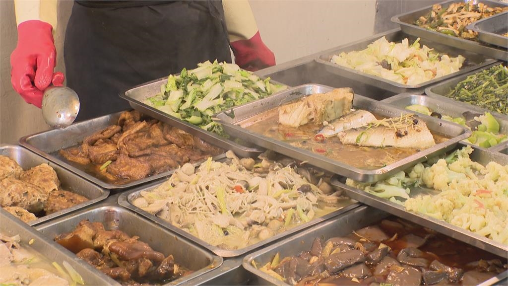 2肉3菜加白飯只要42元!他驚「中國盒飯輾壓台灣便當」過來人搖頭了:很可怕