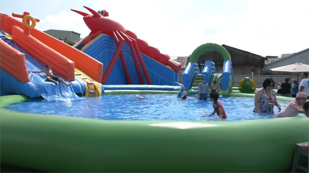 對抗酷暑!彰化員林潑水節登場 台中現移動水樂園搶攻暑假親子客