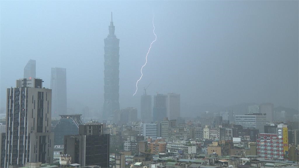 「幽靈」冷心低壓通過台灣 氣象署示警慎防午後強降雨 「幽靈」冷心低壓通過台灣 氣象署示警慎防午後強降雨