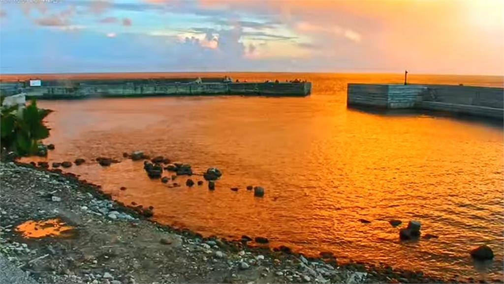快新聞/好美!台東昨傍晚出現「火燒雲」美景 民眾抬頭欣賞