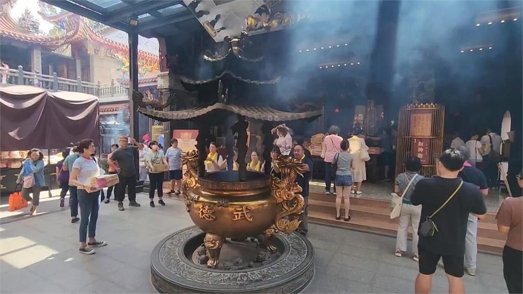 雲林武德宮引進AI系統解籤詩 減輕解籤員壓力!但信徒這樣說 雲林武德宮引進AI系統解籤詩 減輕解籤員壓力!但信徒這樣說