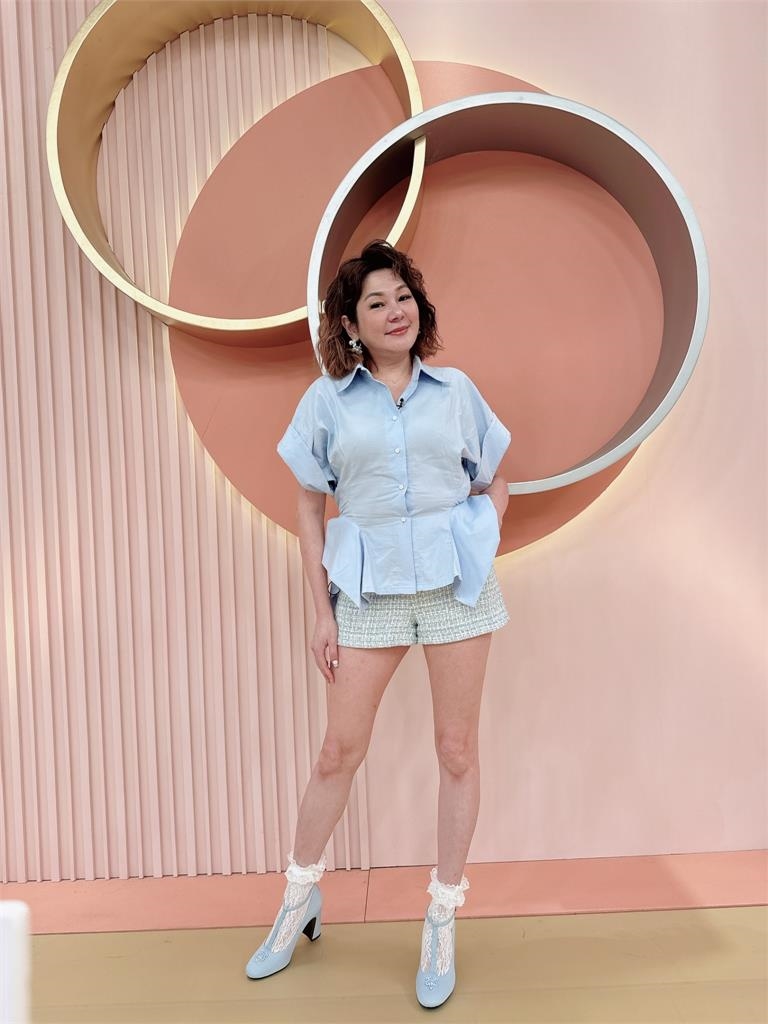 Vicky不忍了！爆料屈中恆婚前貼心呵護 婚後連手都不牽了