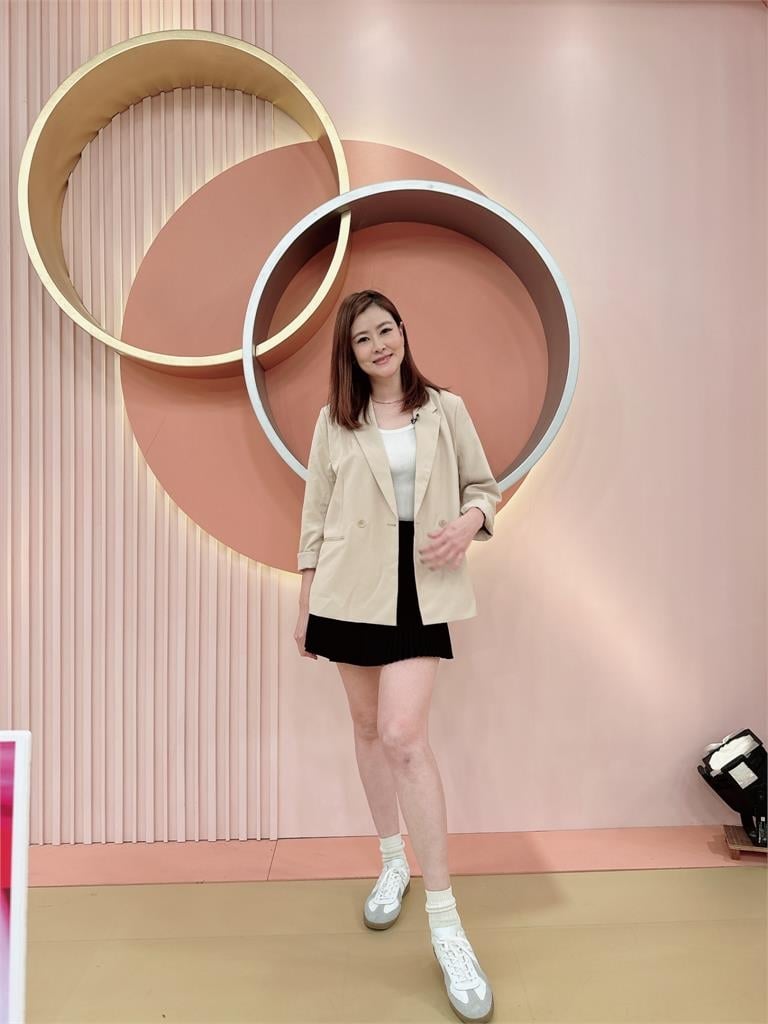 Vicky不忍了！爆料屈中恆婚前貼心呵護 婚後連手都不牽了