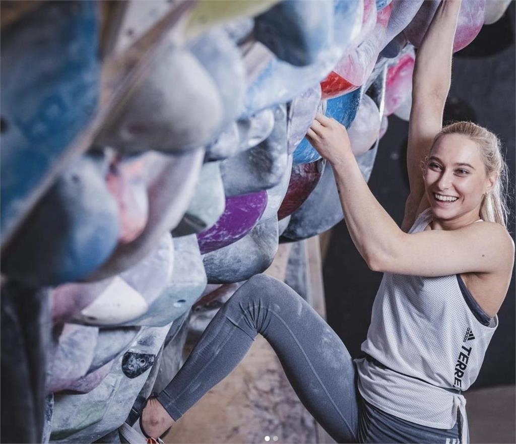 巴黎奧運美女8/愛爬樹爬出一面奧運金牌!斯洛維尼亞攀登「天才美少女」拚連霸