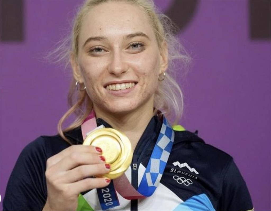 巴黎奧運美女8/愛爬樹爬出一面奧運金牌!斯洛維尼亞攀登「天才美少女」拚連霸