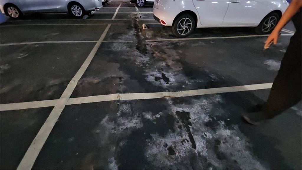 微風接手東岸至今 停車設施仍生鏽破損 議員怒:承諾通通沒做到!