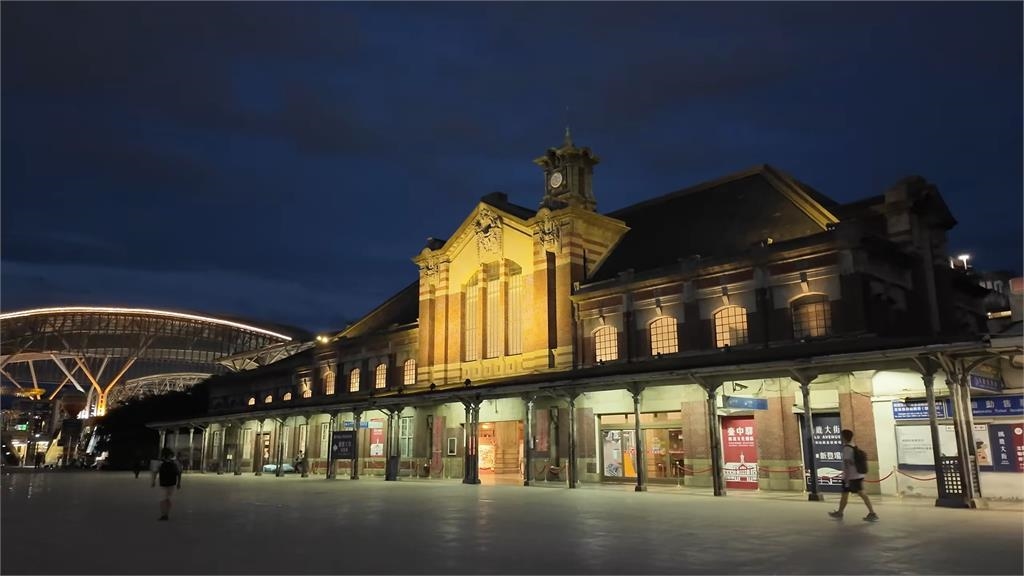 相隔5年再訪台中故地重遊 彩虹眷村遭破壞重建令他嘆:不勝唏噓