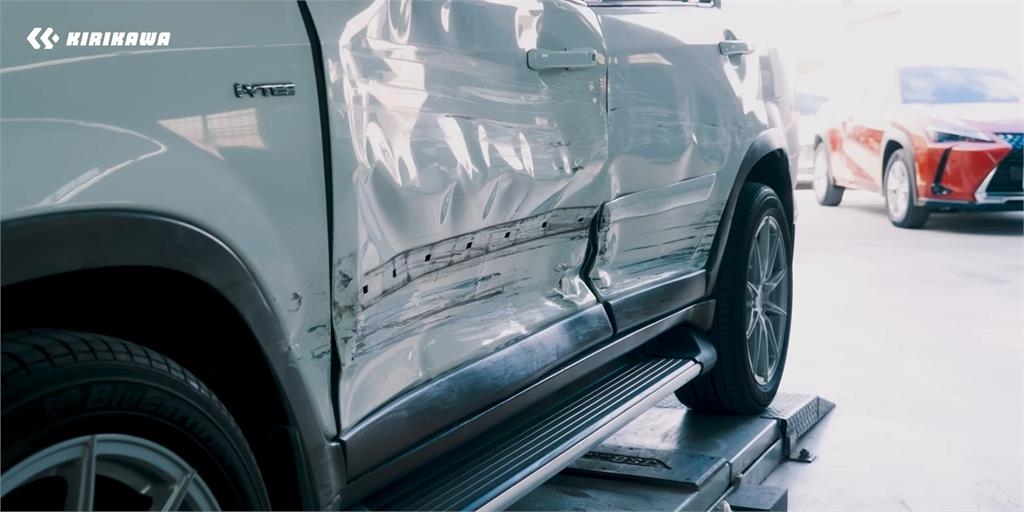 老車遇事故只能報廢?他靠「殺肉」修復嚴重側撞 保險僅賠2萬8:超扯的