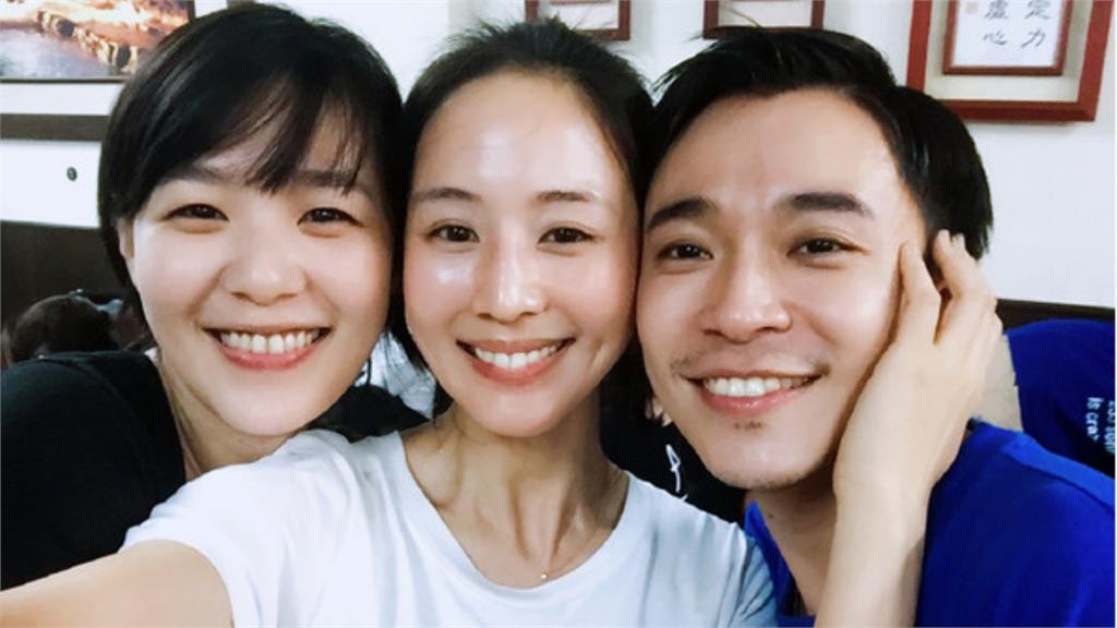 青峰抖出「3大文青女神」私下狀態 刁鑽視角洩「張鈞甯40+真面目」