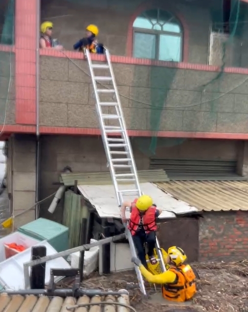 快新聞／濁水溪暴漲瀕離潰堤！　彰化大城鄉急撤2村1400人