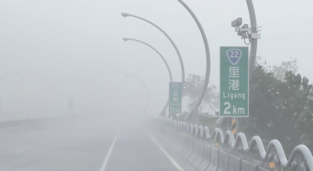 快新聞／水要淹上來了！高屏溪、旗山溪水暴漲　3橋緊急預防性封閉