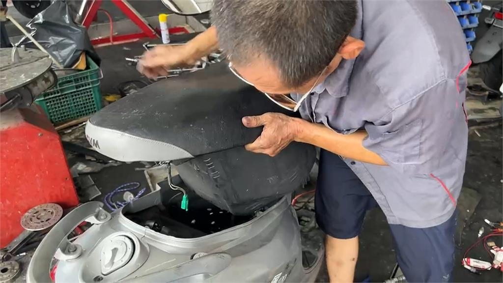 凱米淹出無數「泡水車」 高雄機車行維修「忙爆」