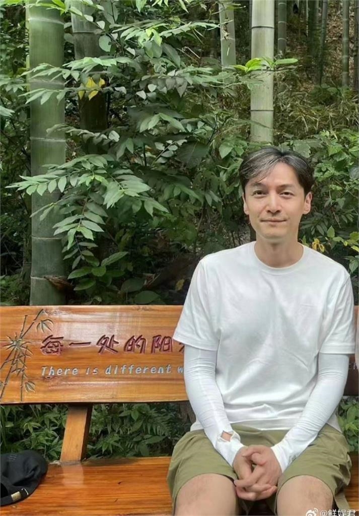 路邊「白髮阿北」竟是胡歌!41歲真面目太落差…中國網友心碎:這哪位?