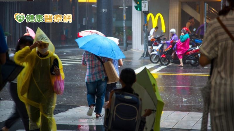颱風後常見4大疾病 症狀、預防方法一次看! 颱風後常見4大疾病 症狀、預防方法一次看!