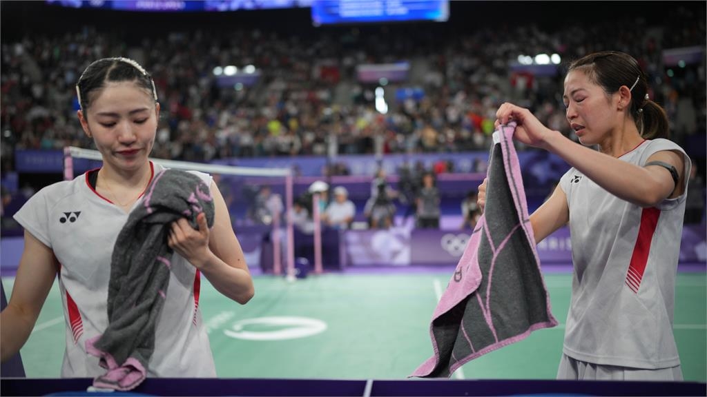 日本「世界最美女雙」輸中國!網見「超頂神顏」狂歪樓:連哭都超正