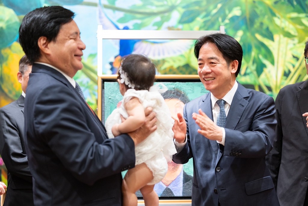 快新聞/麟洋配摘金二連霸太嗨! 賴總統曝「整晚沒睡」:開心到跳起來