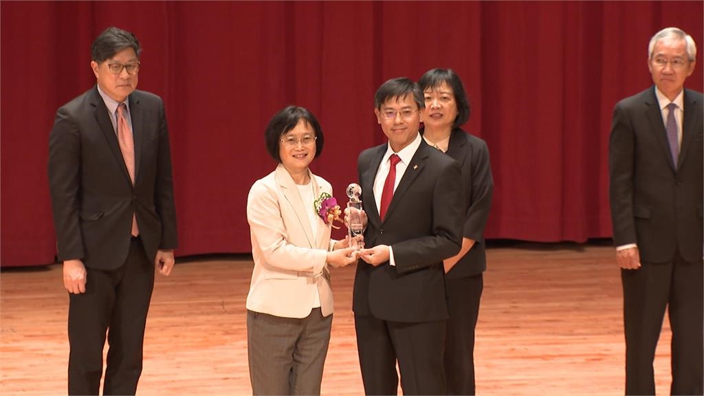 保險界最高榮譽「保險信望愛獎」　近3千人聚頒獎典禮