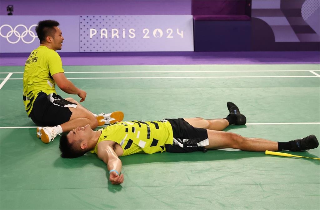 幕後/鍍金成台灣之光!賴總統凌晨親致電麟洋配 笑喊:應全國放假一天