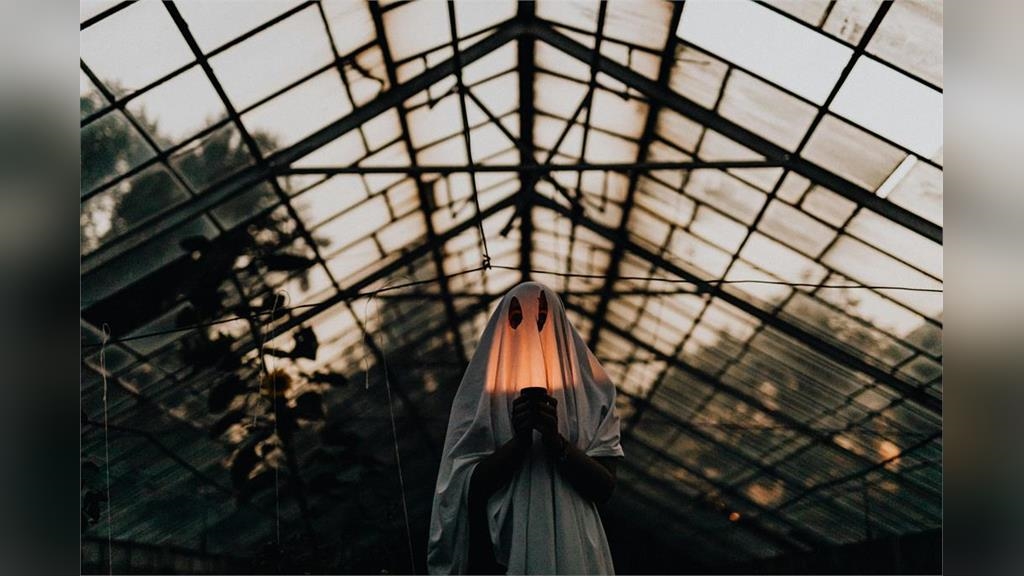 勇者看過來！新竹凶宅「睡1天現領1萬塊」　全網暴動：鬼跑了都幫你抓回來