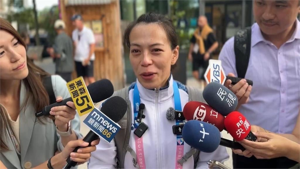 秉持「婞」念!郭婞淳連三屆拿牌 戴羅盤耳環象徵指引方向