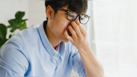 小電扇狂吹臉？有人吹到角膜破皮　醫：淚水蒸發小心「乾眼症」