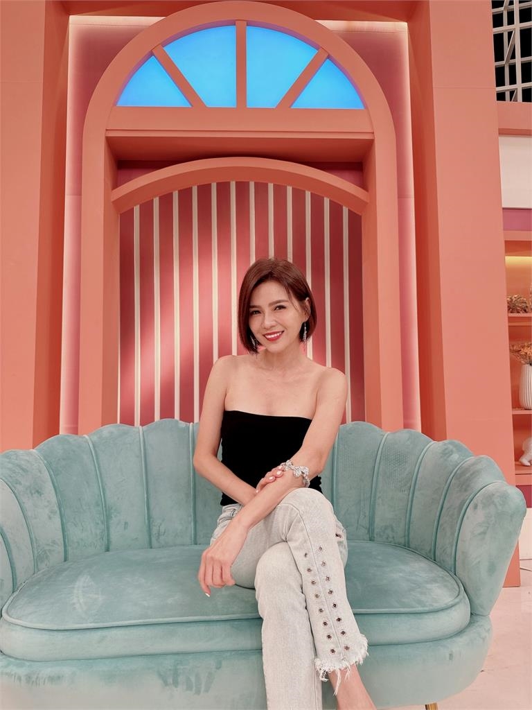 台一線東諺當海軍用牙膏洗澡消暑！阿嬤幫阿玟刮痧到皮膚受傷