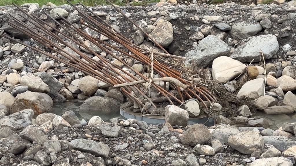 南投水里民生橋重建 新橋墩鋼筋「凹折」 民眾:安全嗎?